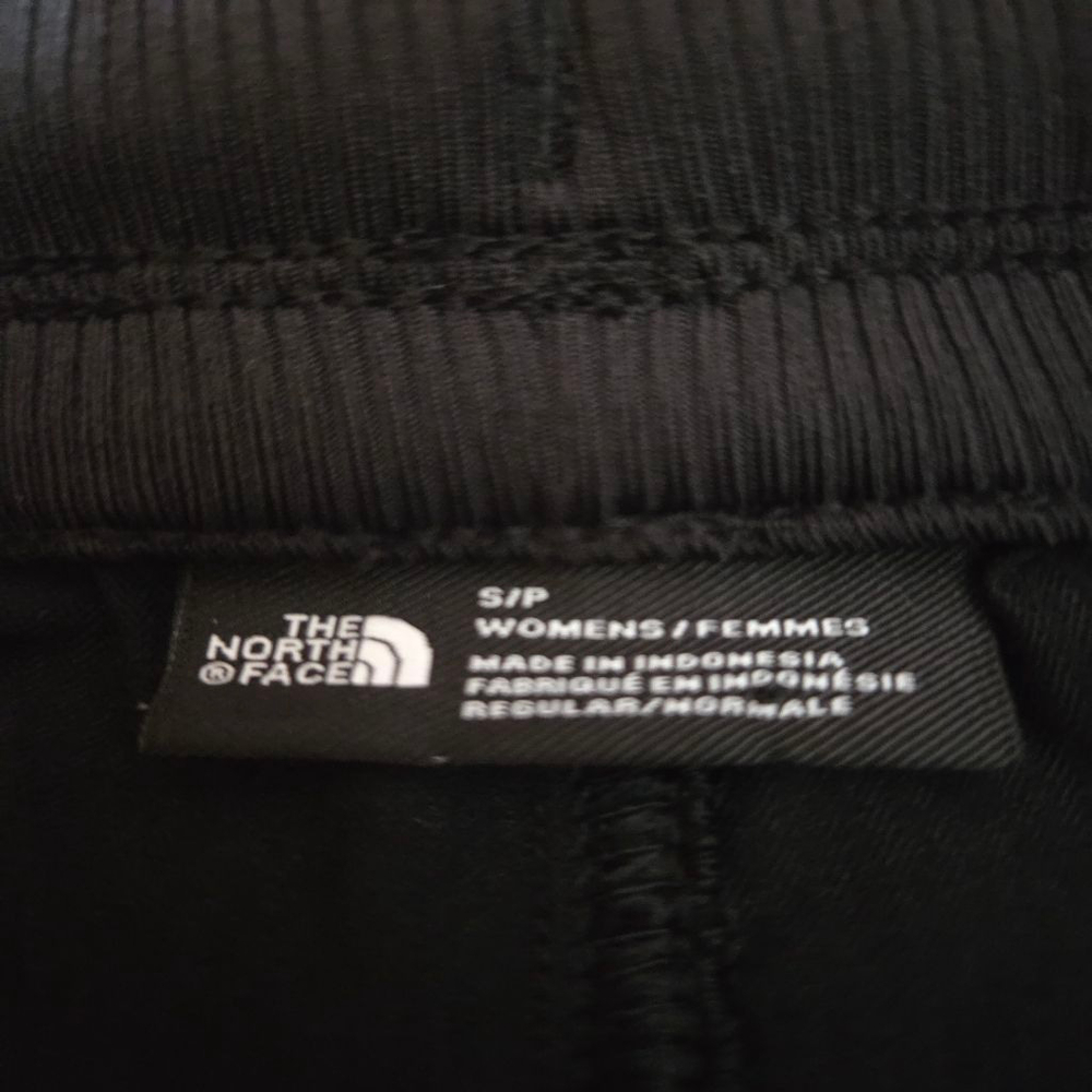 North Face Nylon cinched up soft pants - Picture 5 of 10